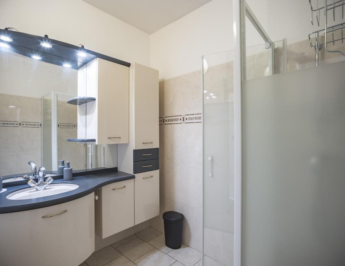 Le Logis De L'Arc - 5Min Hypercentre - Max 6 Personnes Apartment Троа Екстериор снимка